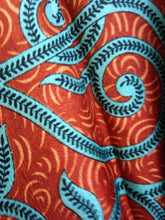 Load image into Gallery viewer, Knälång Kimono - Vintage, återvunnet Sarisilke